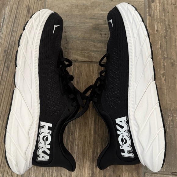 HOKA Arahi 7 Women’s size 7.5 wide - Picture 9 of 10